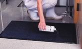 使用状況に合わせて除菌剤を散布していただきます